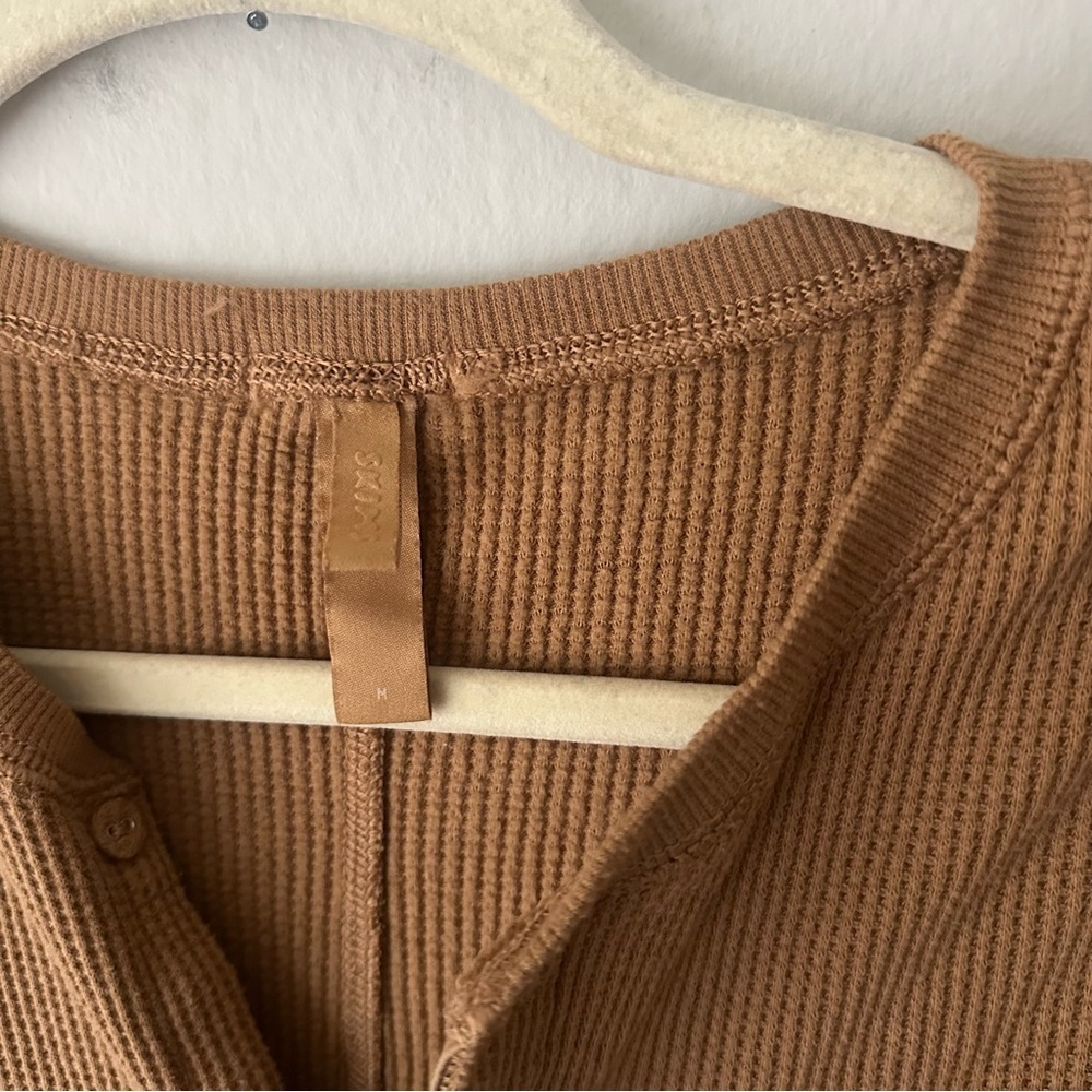 Skims Waffle Knit Onesie Camel Sz Medium Loungewear - Picture 7 of 14